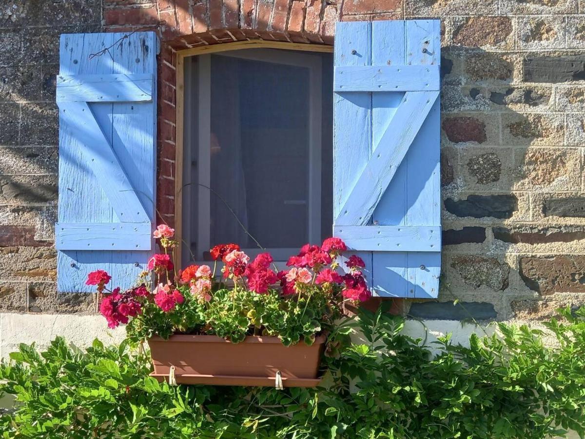 Mortain-Bocage - 2-Bed Wisteria Cottage - Sleeps 4 Notre-Dame-du-Touchet Екстериор снимка